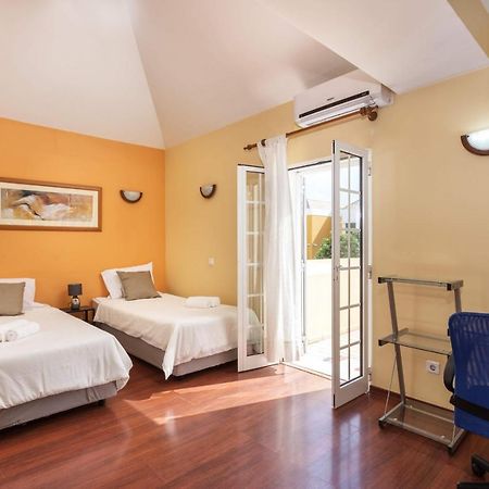 Family Meeting Point - V3 - Faro Villa ภายนอก รูปภาพ